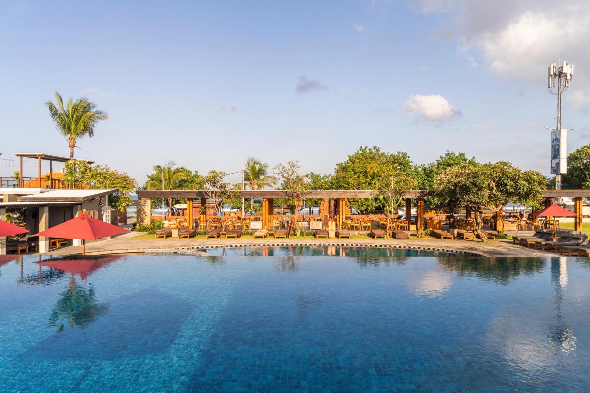 Bali Niksoma Boutique Beach Resort Legian  Exterior photo The pool at the hotel