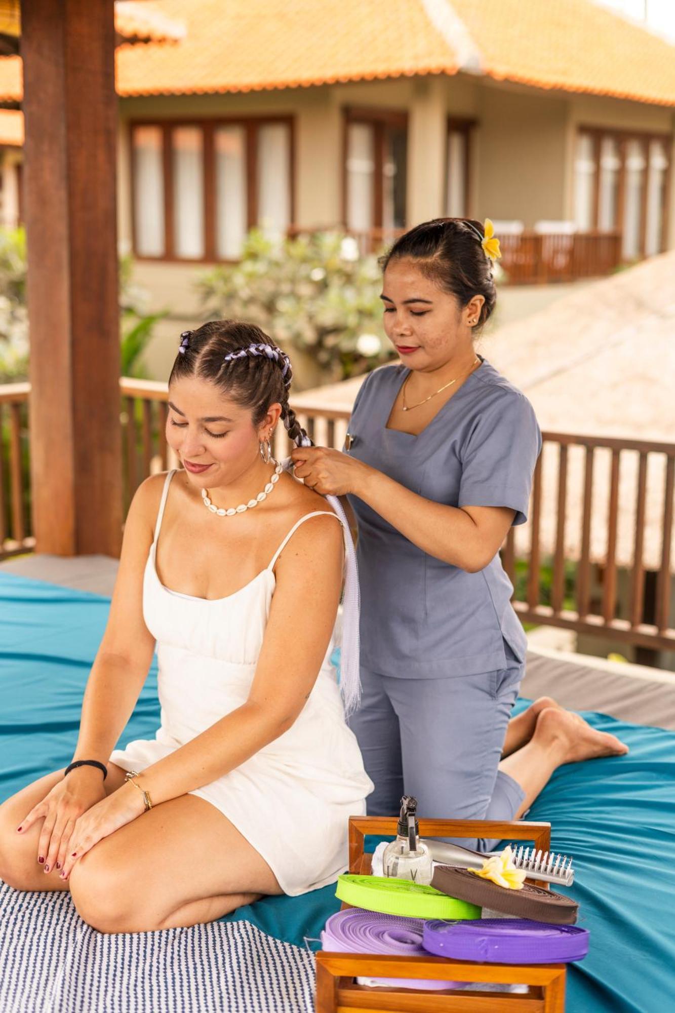 Bali Niksoma Boutique Beach Resort Legian  Exterior photo Thai massage