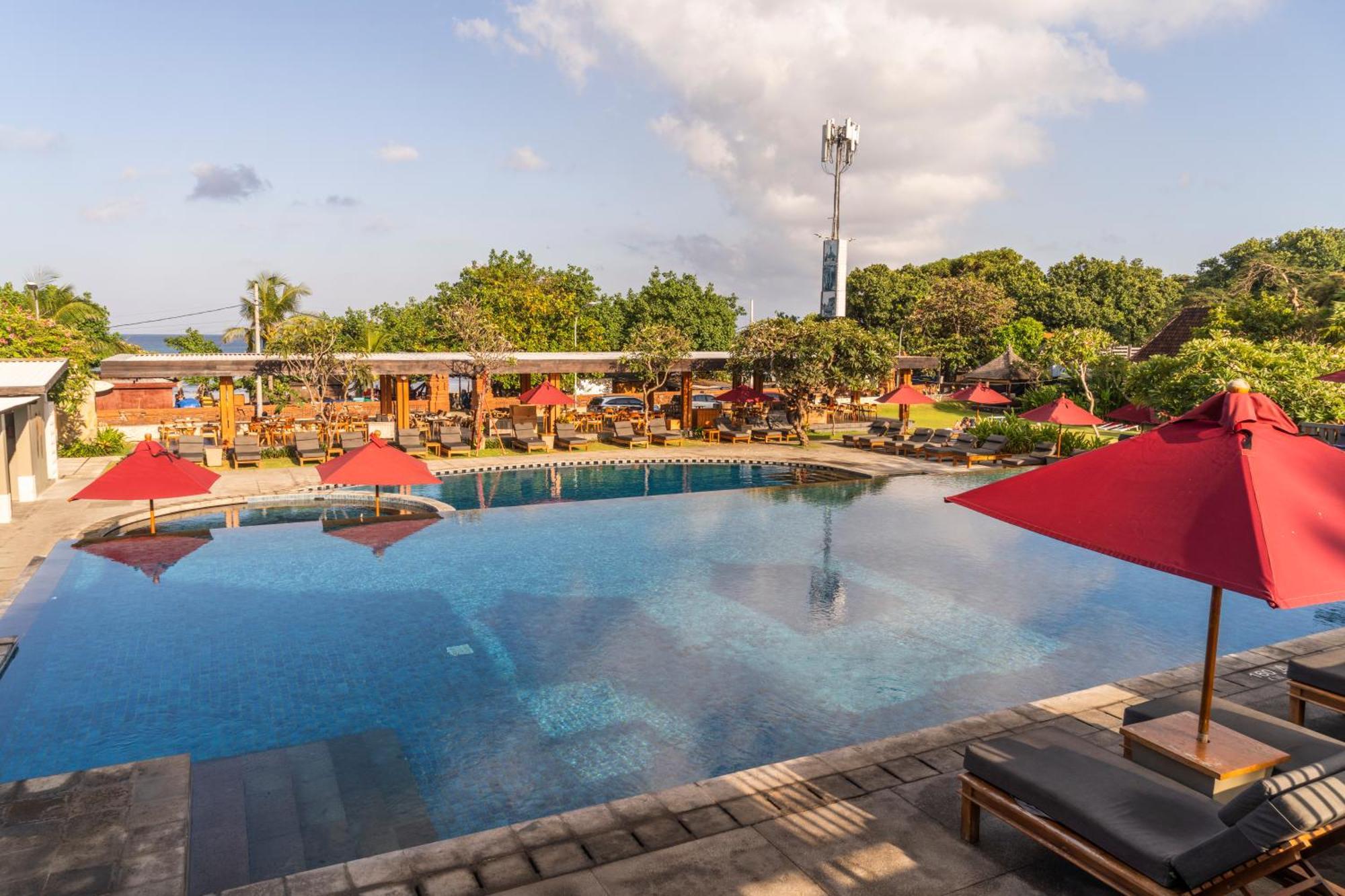 Bali Niksoma Boutique Beach Resort Legian  Exterior photo The pool at the resort